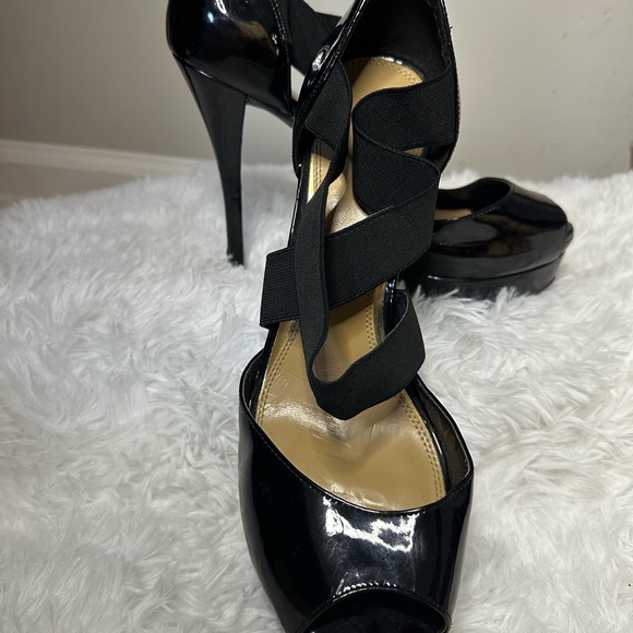 Women’s size 11 black platform patent leather heels - Picture 3 of 4
